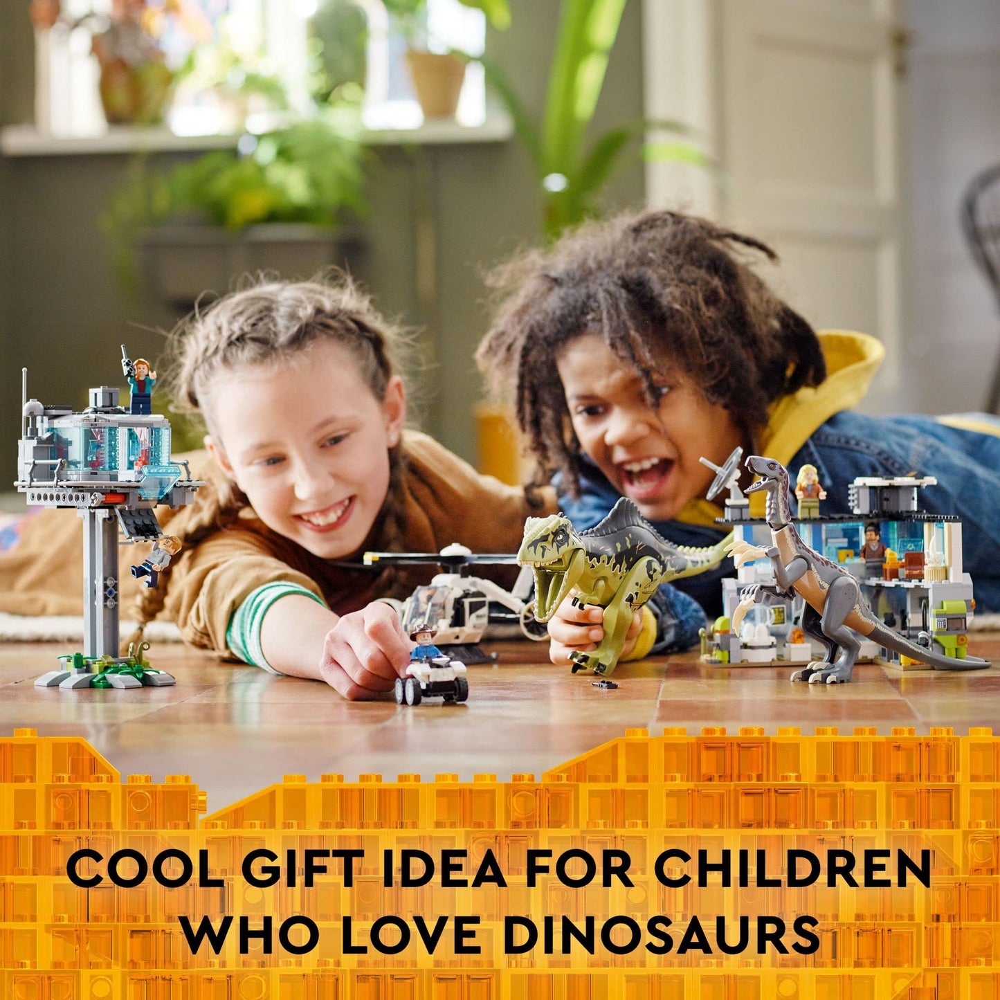 LEGO Jurassic World 76949 dinosaur attack set, Giganotosaurus & Therizinosaurus, vehicles + garage.
